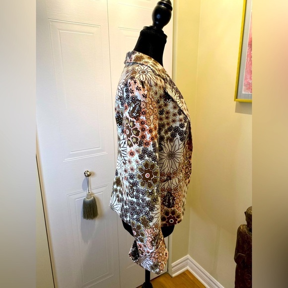 Nevada floral fitted jacket w/  fall vibes ๐๐& material covered front button - Picture 7 of 12